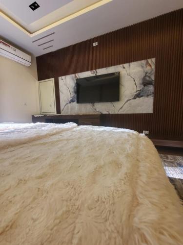 Nile view 2 bedroom apartment at garden city