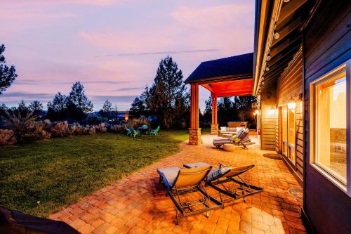 Family-Friendly Dara Oaks Home with Private Hot Tub and BBQ on the Deck home