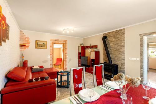 บริการและสิ่งอำนวยความสะดวก, Holiday Homes I&G by the river next to Olimje in ดอบระนา