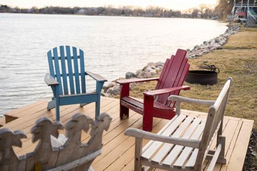 Waters Edge Retreat, Waverly