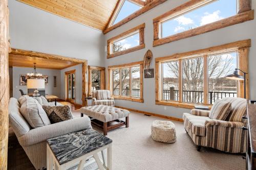 . Maple Lake Chalet