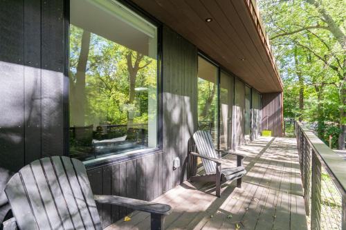 Facilities, Modern Chic in Lake Elmo (MN)