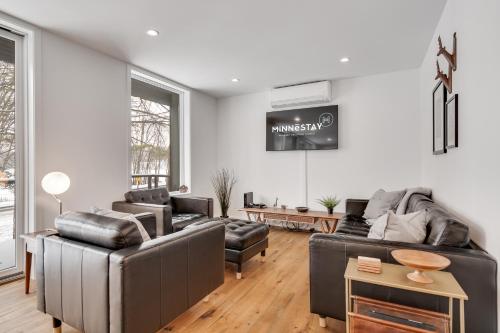 Facilities, Modern Chic in Lake Elmo (MN)