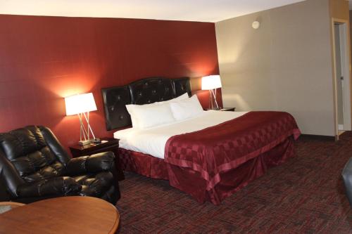 King Room with Bath Tub - Mobility Accessible/Non-Smoking