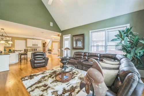 Faciliteter, Elegant 5BR Retreat Pool & Yard in Snellville (GA)