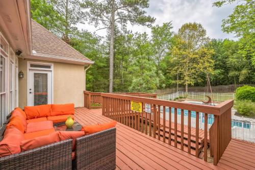 Faciliteter, Elegant 5BR Retreat Pool & Yard in Snellville (GA)