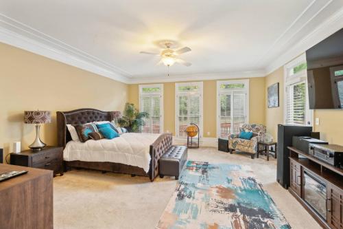 Faciliteter, Elegant 5BR Retreat Pool & Yard in Snellville (GA)