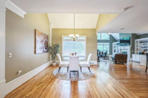 Faciliteter, Elegant 5BR Retreat Pool & Yard in Snellville (GA)
