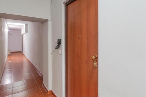 One-Bedroom Apartment image 8
