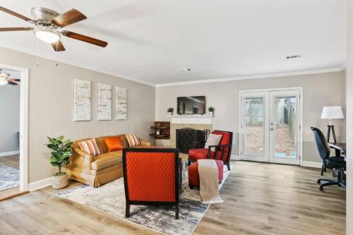 Sadržaji, Spacious 3-Bedroom Home with Private Baths, Mini Bars, and Prime Location! in Smyrna (GA)