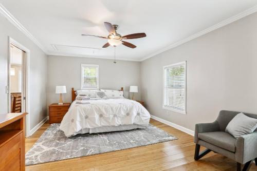 Sadržaji, Spacious 3-Bedroom Home with Private Baths, Mini Bars, and Prime Location! in Smyrna (GA)