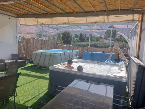 בראשית שמיים in Tiberias