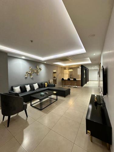 Wonderful Luxury Gold Crest Mall Apartments by HBA - image 12
