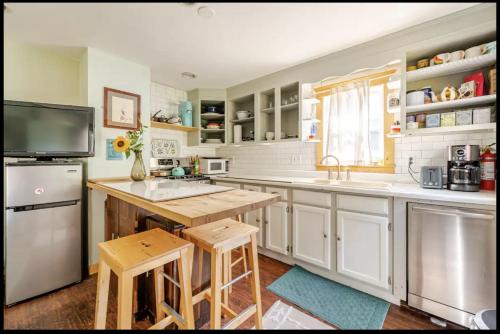 2 bedroom Apt in Kingston