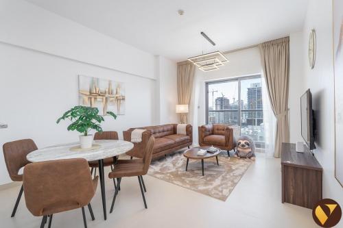 Vogue Brand New Spacious One Bedroom Apartment with Pool, Kids Area, Jumeirah Village Circle JVC, Dubai (photo 8)