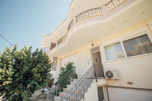 Exterior view, Thirsty Dog Urban Port Studios in Igoumenitsa