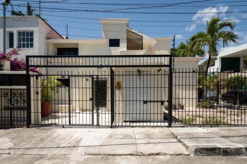 Private Entry Suite with Patio and ample bathroom - image 3