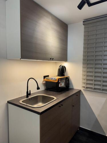 Industrial Loft Tinyhouse Homestay - 2 Queen Bed, Free Netflix, Prime & Wi-Fi Near Bukit Mertajam near CozMart