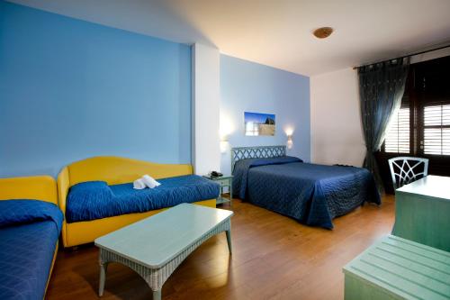 Comfort Quadruple Room image 6
