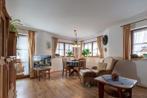 Fewo Bergzauber - Apartment - Mittenwald