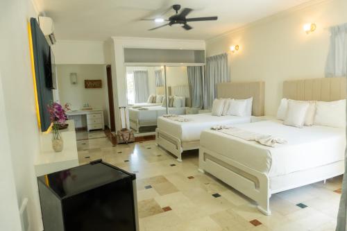 Hotel Checkin El Cortecito - image 2
