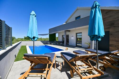 Luxurious Villa Natali Donji Karin 