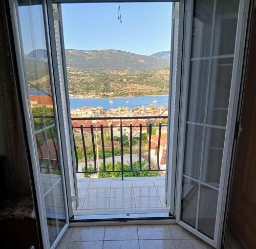 ELENA SEAVIEW house 4