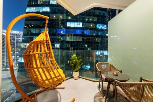 Miami Vibes | Canal View | Fully Furnished Studio - image 14