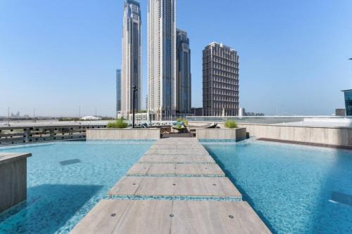 Miami Vibes | Canal View | Fully Furnished Studio - image 12