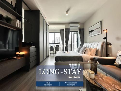 Refined High-Rise 1BR - Fast Wifi - BTS Phra Khanong, Bangkok