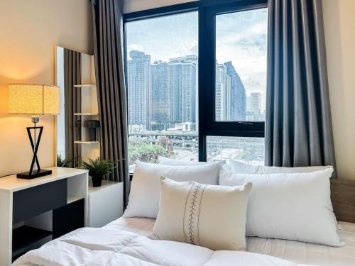 Luxury City-Scape 2BR - Ultra Fast Wifi - Asoke, Bangkok