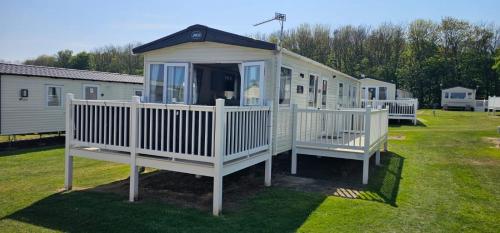 Be Our Guest in Cresswell