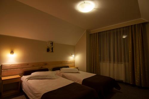 2 twin beds