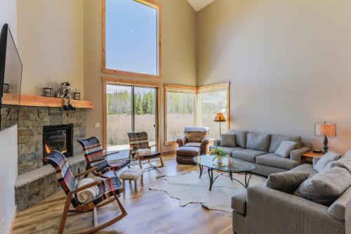Ultimate Mountain Escape with private hot tub
