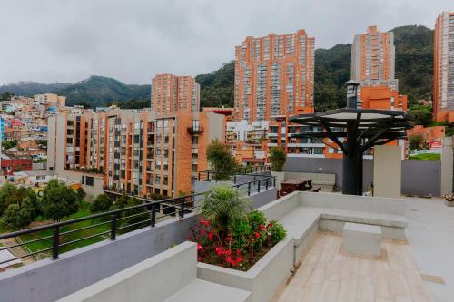 Moderno estudio con gimnasio, terraza y coworking en Bogotá