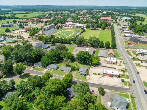Amys Place Remolded 4 Bedroom near Arkansas Tech in Russellville, USA