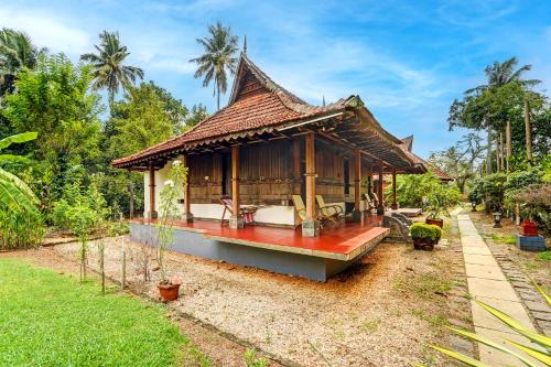 Buitenkant, Alaya Stays Palm Dale Heritage Backwater Retreat in Kuttanad Taluk