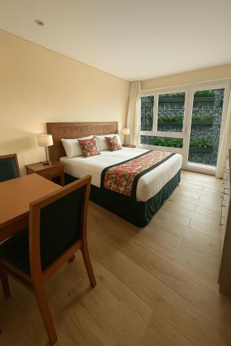 Huinid Pioneros Hotel & Aparts in San Carlos de Bariloche