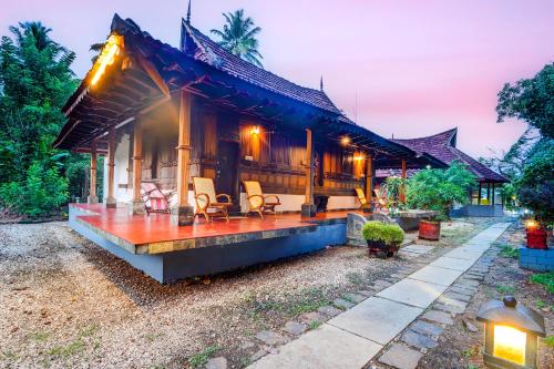 Buitenkant, Alaya Stays Palm Dale Heritage Backwater Retreat in Kuttanad Taluk