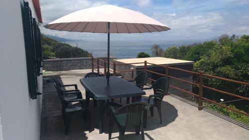 Casa da Baixa da Ribeirinha in ริเบริงยา