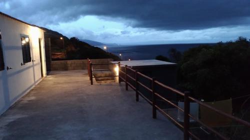 Casa da Baixa da Ribeirinha in ริเบริงยา
