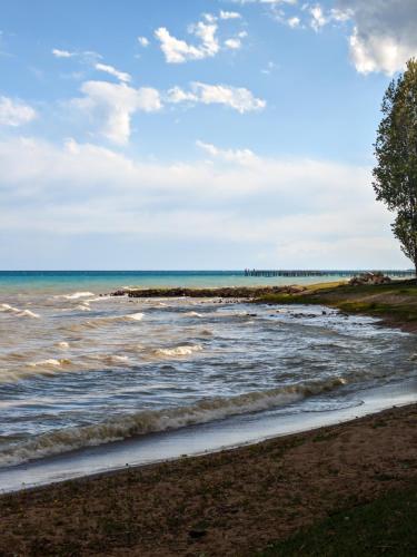Дом у озера Иссык-Куль in Korumdu