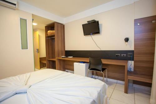 1 queen bed