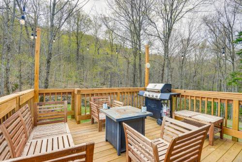 2 Mi to Mt Snow: Cozy Family Alpine Retreat! in Stratton (VT)