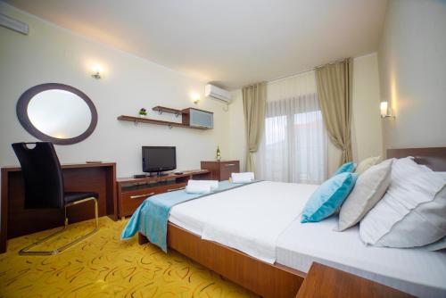 1 queen bed