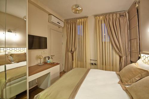 Arart Hotel - image 8