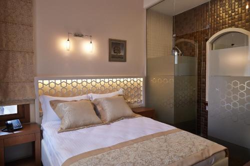 Arart Hotel - image 5