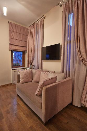 Arart Hotel - image 6