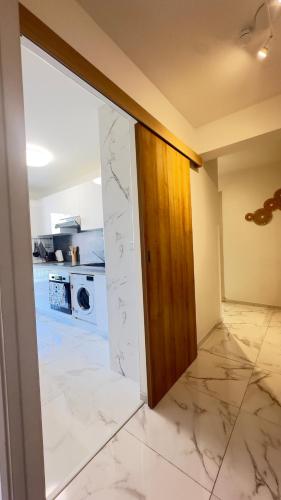 Grand 2 pieces avec grande terrasse a 15mn Centre-ville, Gare et Promenade des Anglais in Saint-Sylvestre