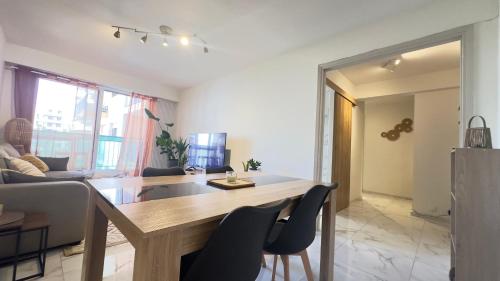Charming and spacious two-room apartment with terrace and AC in Saint-Sylvestre
